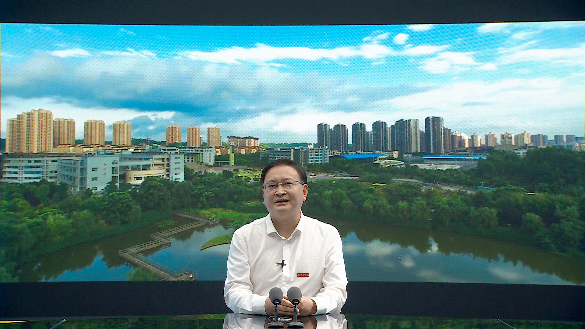 UEvj_1664347462364044557.jpg 公司党委常委、副董事长李天福教授代表公司致辞1.jpg