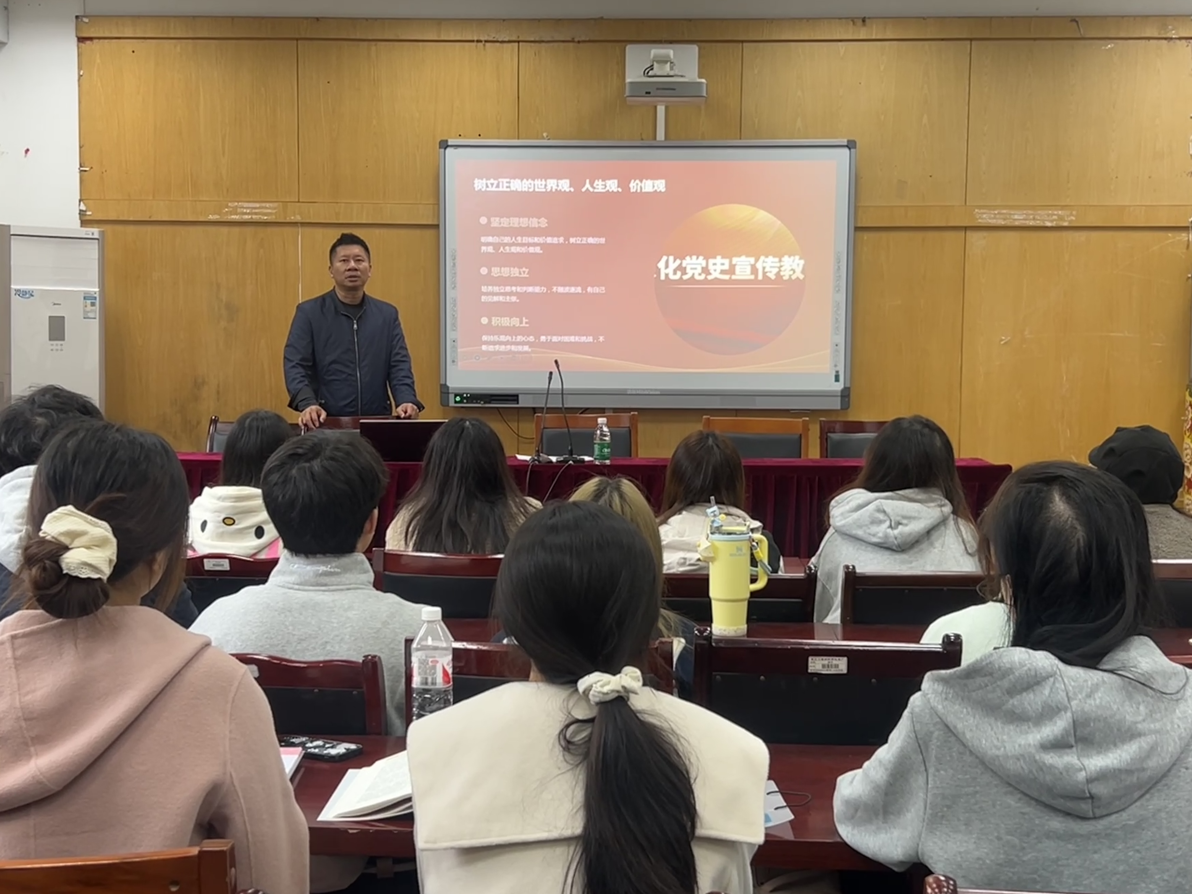 Mldg_1762346957613036599.jpg 邱.jpg